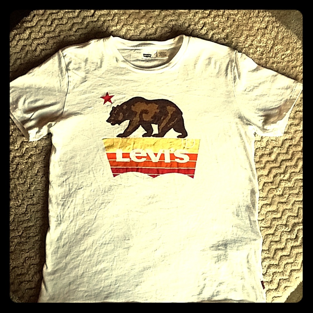 Men's Levi's tee